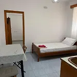 شقة Center