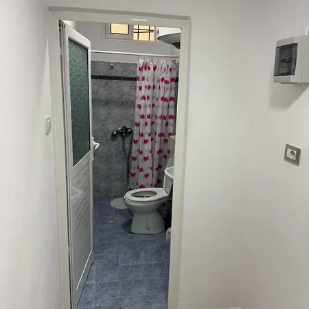 Center Apartment *