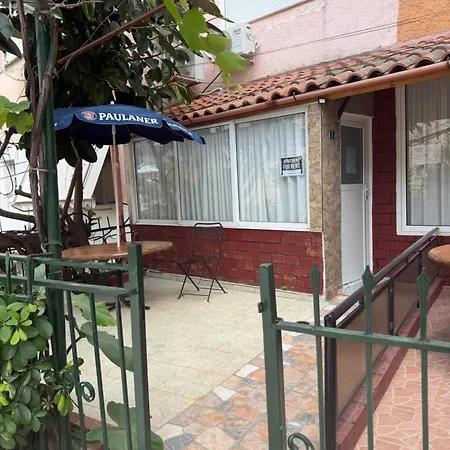 Center * Sarande