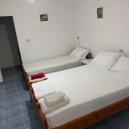 Center Apartment *